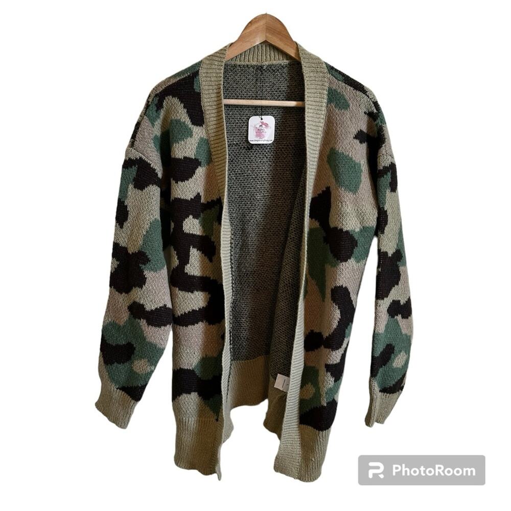 Bling women's‎ sweater large NWT camo